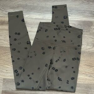 Lulu wunder leggings